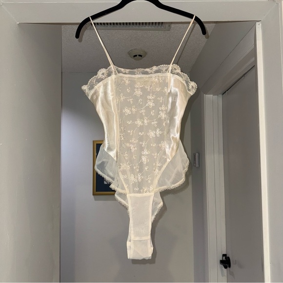 Victoria's Secret Other - VTG Victoria's Secret Gold Label Cream Lingerie One Piece Small Dainty Feminine